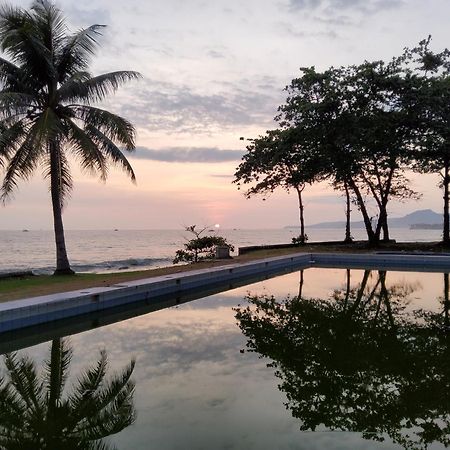 Hotel Kumala Samudra Cikakak Exterior foto