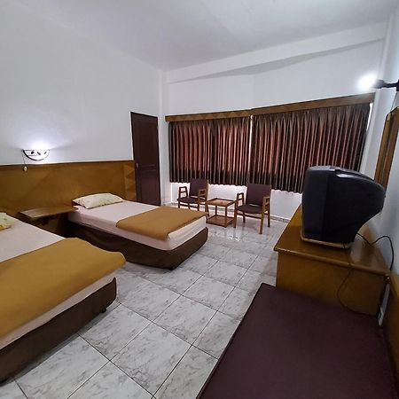 Hotel Kumala Samudra Cikakak Exterior foto