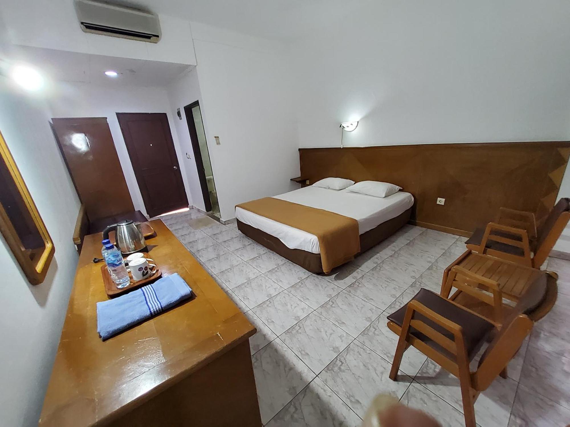 Hotel Kumala Samudra Cikakak Exterior foto