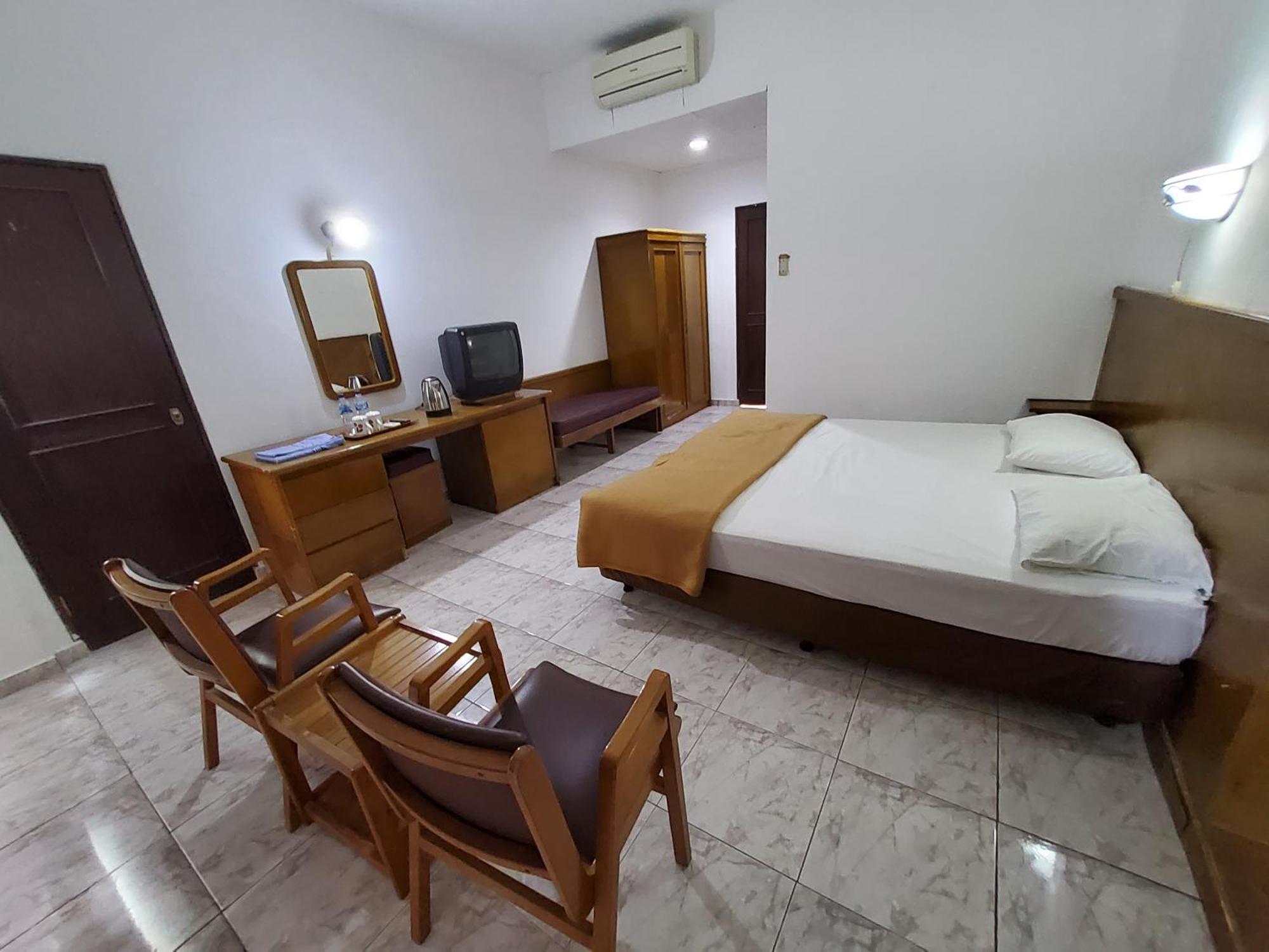 Hotel Kumala Samudra Cikakak Exterior foto