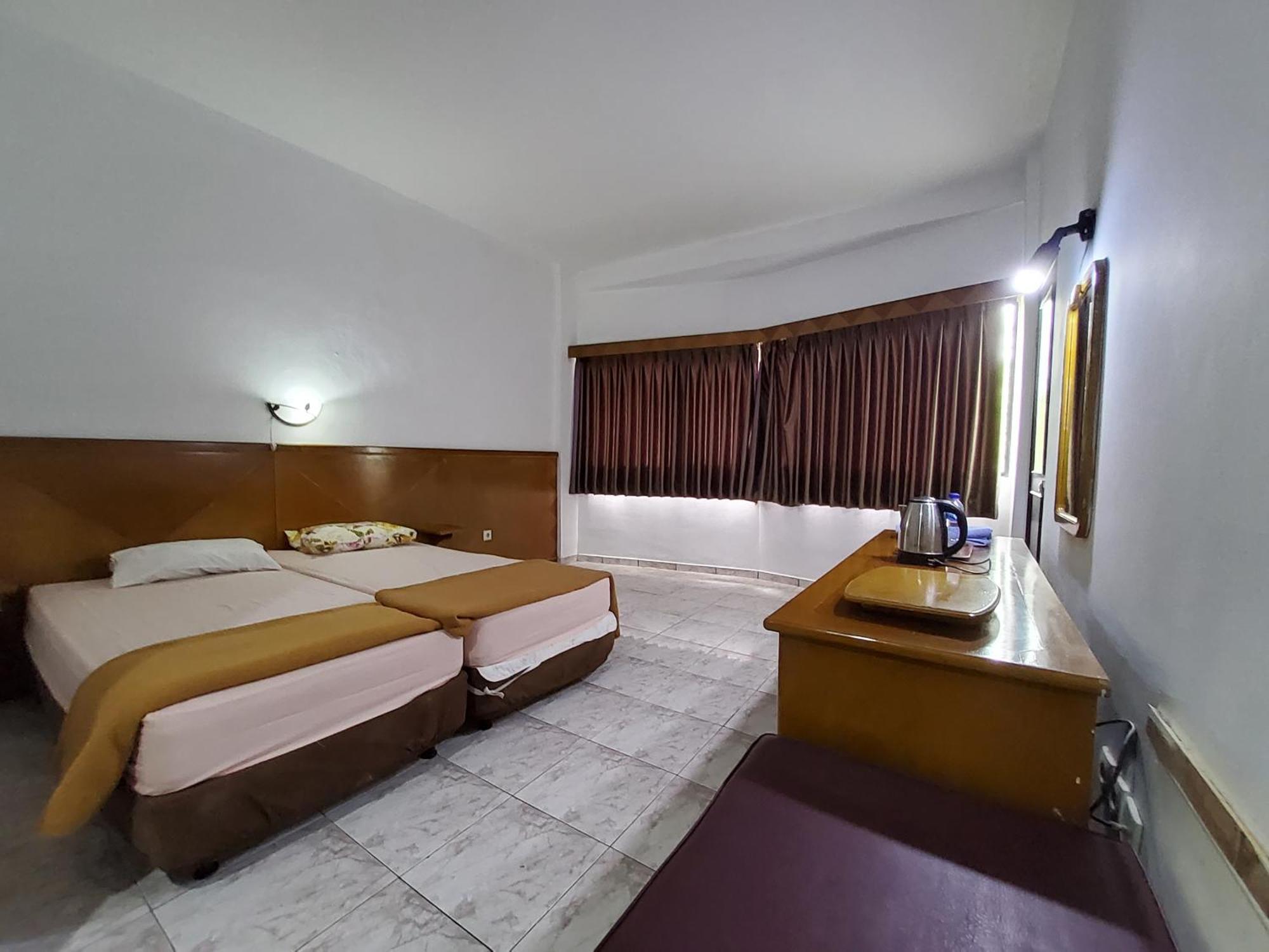 Hotel Kumala Samudra Cikakak Exterior foto